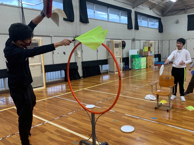 ディスクを的に通す練習の写真