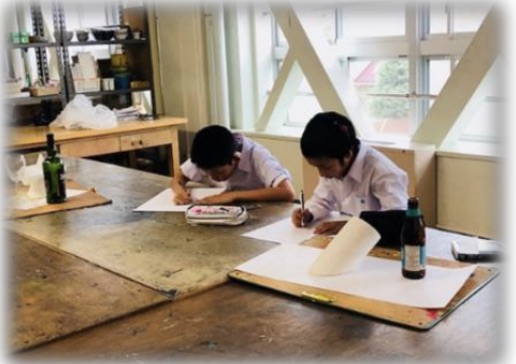 絵を描いている写真